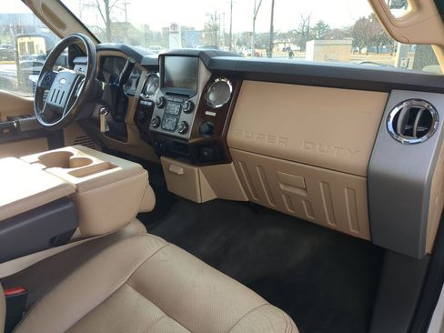 Used 2015 Ford F350 Lariat w/ Lariat Interior Package image 31