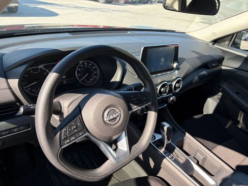 Used 2025 Nissan Sentra SV image 31