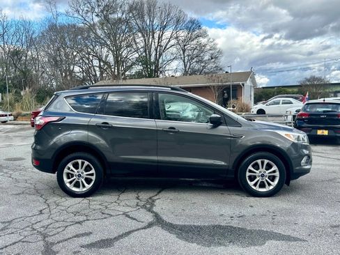 Used 2018 Ford Escape SE w/ Ford Safe & Smart Package image 8