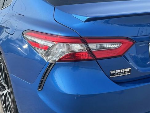 Used 2018 Toyota Camry SE w/ Audio Package FWD image 10