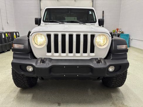 Used 2022 Jeep Wrangler Sport AWD/4WD image 10