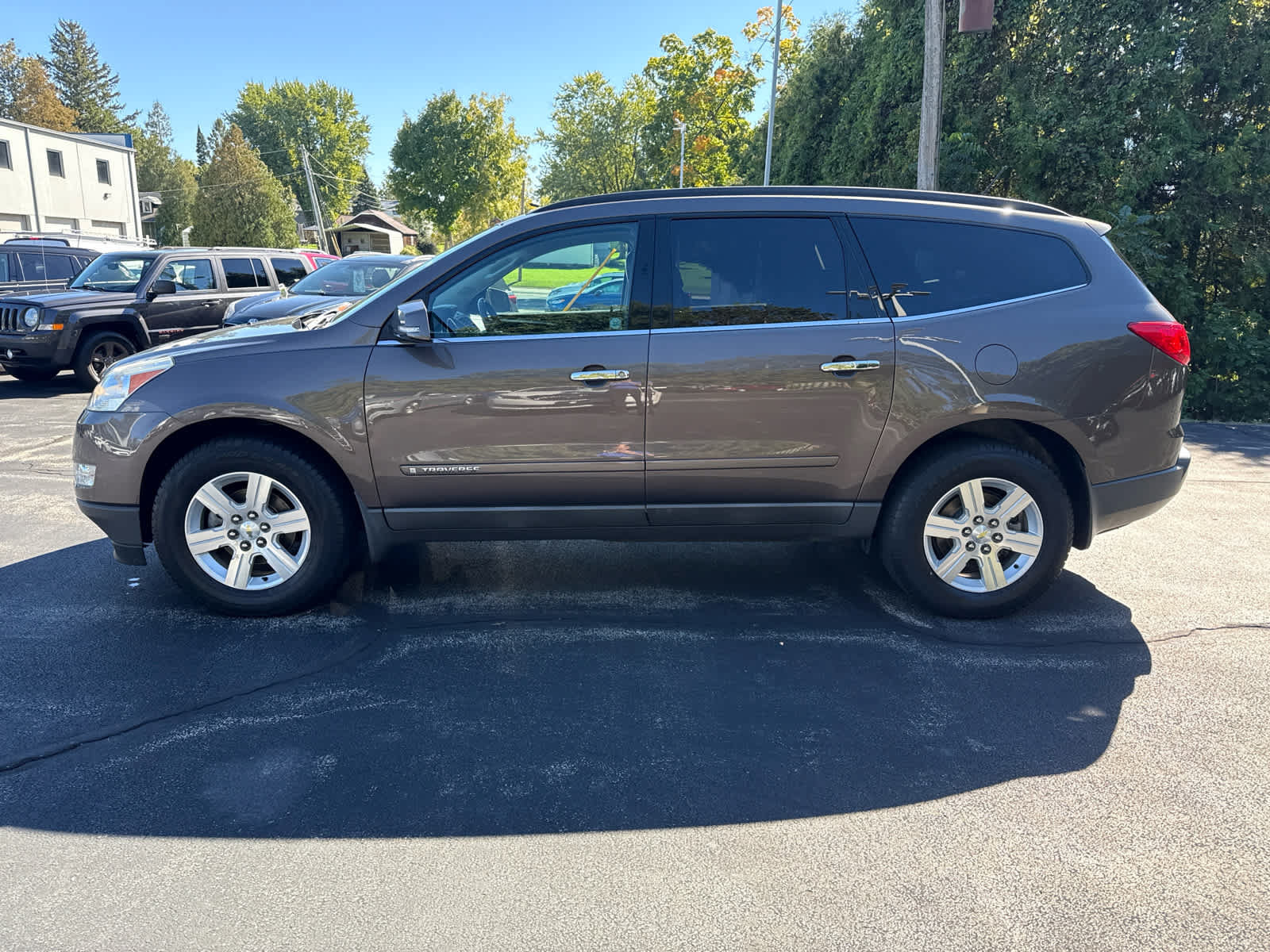 Used 2009 Chevrolet Traverse LT FWD image 6