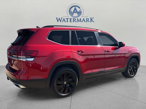 Used 2024 Volkswagen Atlas SE w/ Black Wheel Package FWD image 5