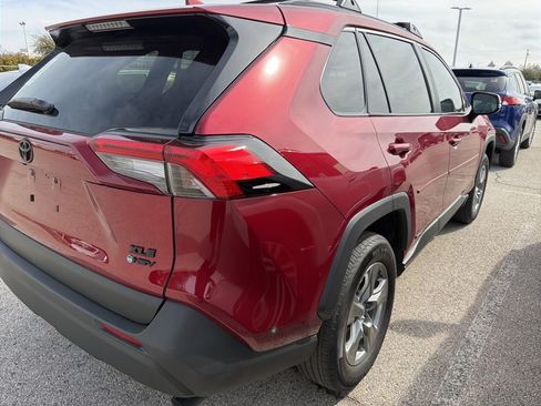 Used 2025 Toyota RAV4 XLE w/ Convenience Package image 4