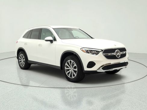 Certified 2023 Mercedes-Benz GLC 300 image 3