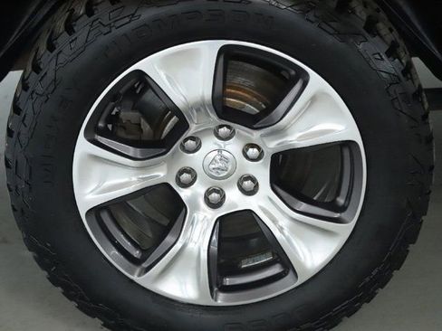 Used 2019 RAM 1500 Laramie image 15