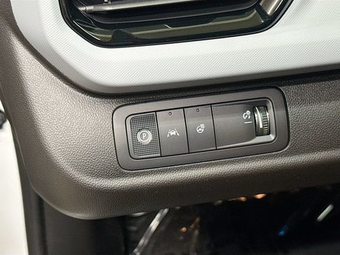 Used 2027 Chevrolet Bolt RS FWD image 12
