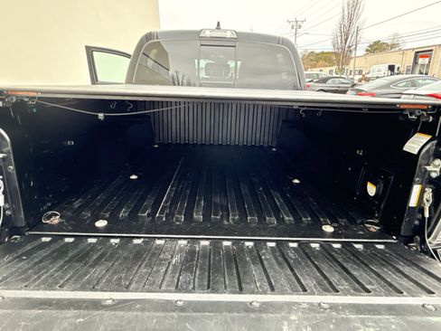 Used 2020 Toyota Tacoma TRD Off-Road w/ Technology Package image 16