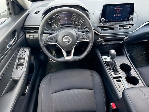 Used 2019 Nissan Altima 2.5 S AWD/4WD image 16