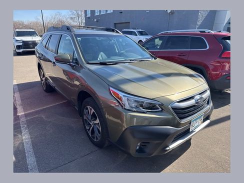 Used 2022 Subaru Outback Limited XT image 1