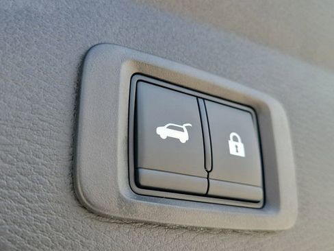 New 2025 Mitsubishi Outlander SE image 12