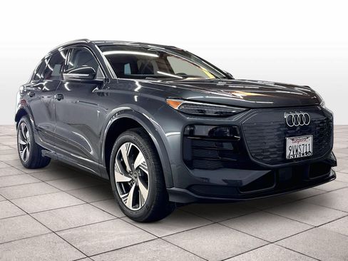Used 2025 Audi Q6 e-tron Premium Plus w/ Premium Plus AWD/4WD image 2