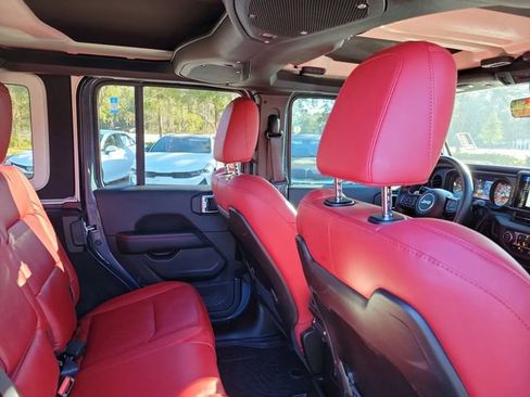 Used 2024 Jeep Wrangler Unlimited Rubicon 392 image 31