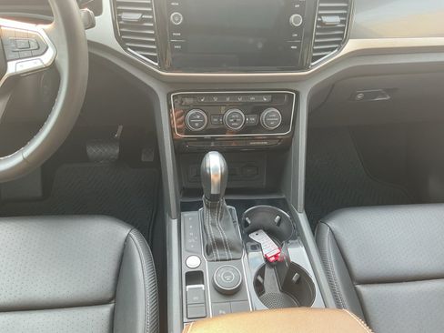 Used 2023 Volkswagen Atlas Cross Sport SEL AWD/4WD image 11