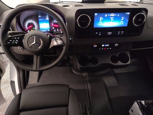 New 2026 Mercedes-Benz Sprinter 2500 image 24