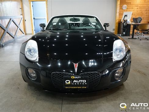 Used 2008 Pontiac Solstice GXP RWD image 2