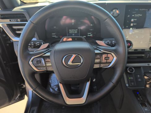 Used 2024 Lexus GX 550 w/ Accessory Package (2T) image 17