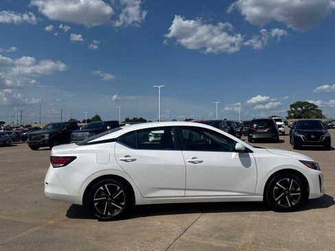 Certified 2024 Nissan Sentra SV FWD image 23