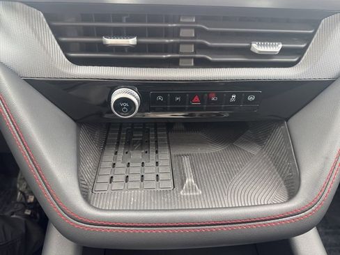 Used 2025 Ford Explorer ST image 18