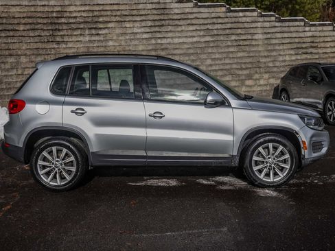 Used 2017 Volkswagen Tiguan Limited w/ Premium Package image 4