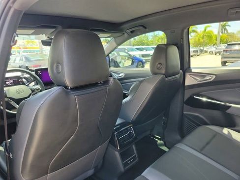 Used 2023 Volkswagen ID.4 Pro S RWD image 9