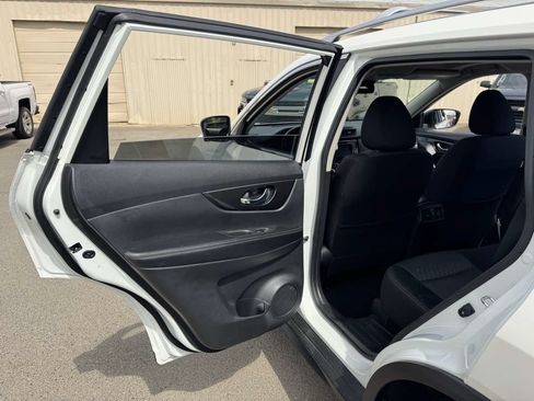Used 2019 Nissan Rogue SV w/ Sun & Sound Touring Package AWD/4WD image 19