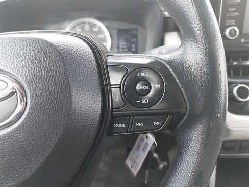 Used 2022 Toyota Corolla Cross L image 17