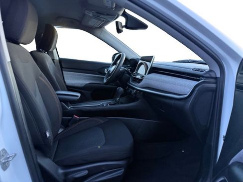 Used 2022 Jeep Compass Sport image 12