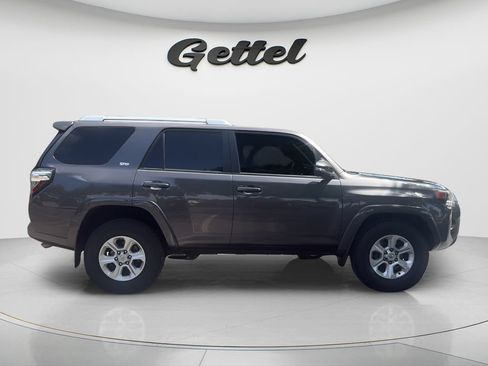Used 2017 Toyota 4Runner SR5 Premium RWD image 4