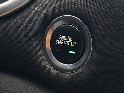 Used 2020 Chevrolet Malibu LT image 41