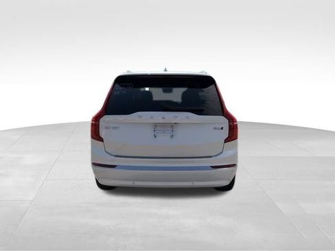 Certified 2024 Volvo XC90 B6 Plus w/ Protection Package Premier AWD/4WD image 17