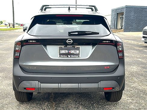 New 2026 Nissan Kicks SR w/ Cold Weather Package FWD image 7