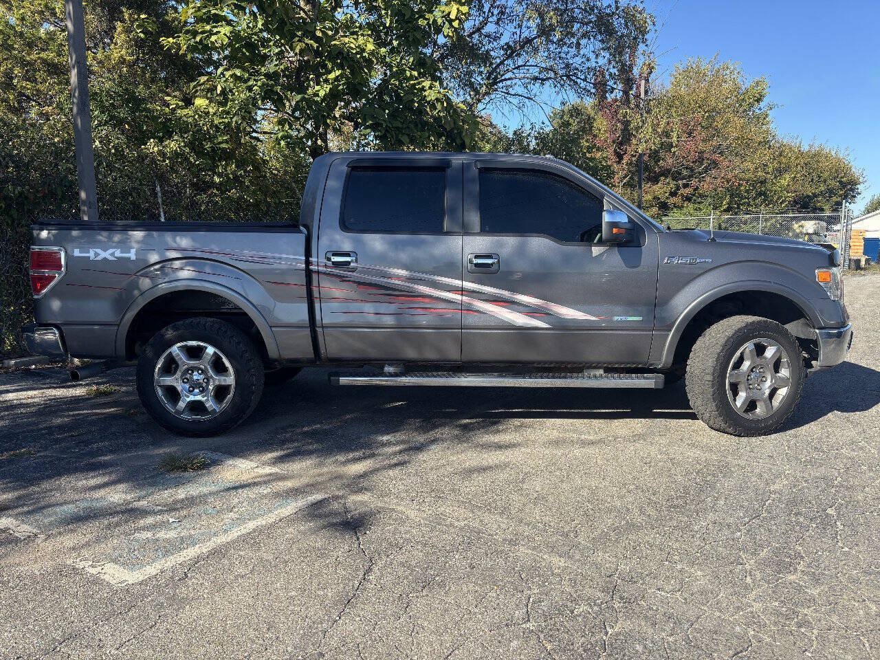 Used 2014 Ford F150 Lariat w/ Equipment Group 502A Luxury AWD/4WD image 2