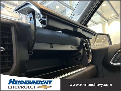 Used 2024 Chevrolet Silverado 1500 LT AWD/4WD image 26