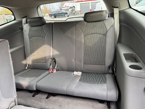 Used 2014 Chevrolet Traverse LS image 17