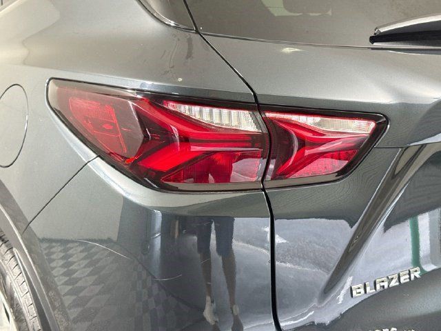 Used 2020 Chevrolet Blazer LT FWD image 35