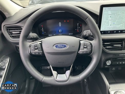 Used 2025 Ford Escape SE image 38