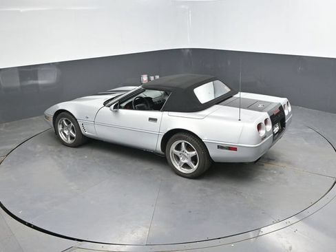 Used 1996 Chevrolet Corvette Convertible RWD image 25