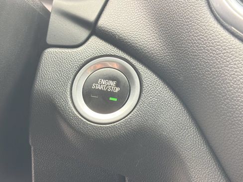 Used 2020 Chevrolet Equinox LT AWD/4WD image 31