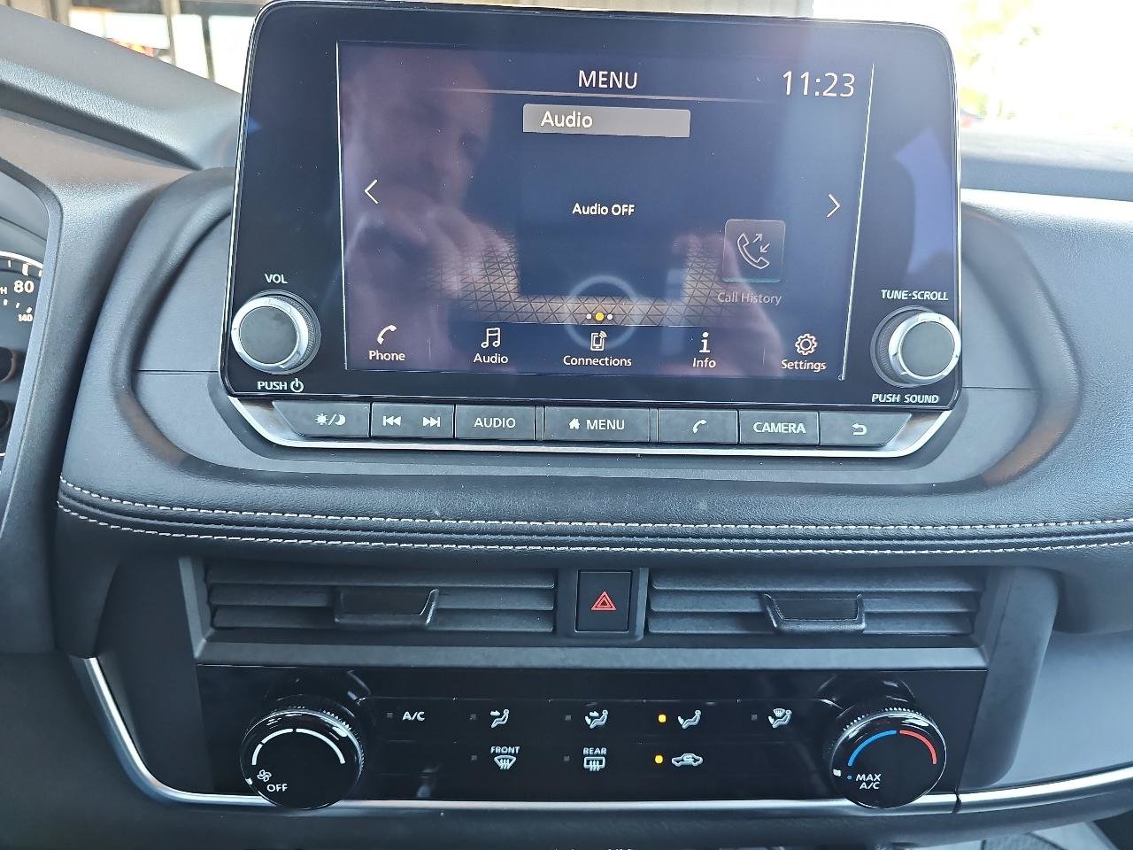 Used 2024 Nissan Rogue S AWD/4WD image 21