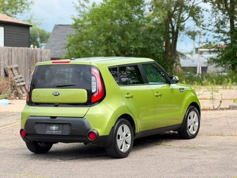 Used 2016 Kia Soul w/ Convenience Package FWD image 6
