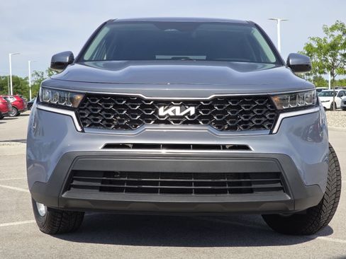 Used 2022 Kia Sorento LX FWD image 11