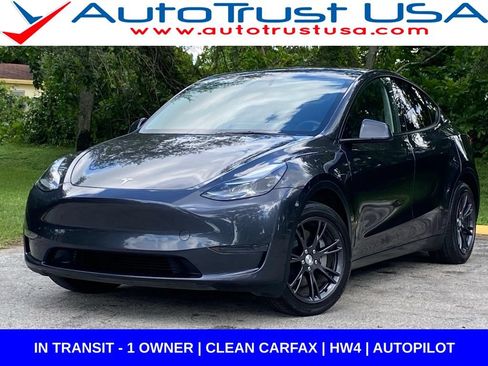 Used 2025 Tesla Model Y Long Range RWD image 1