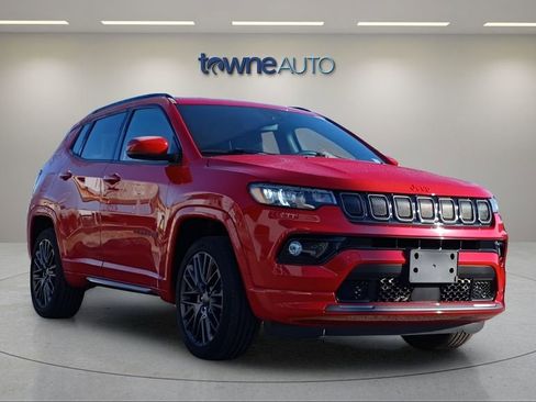 Used 2022 Jeep Compass Limited image 3