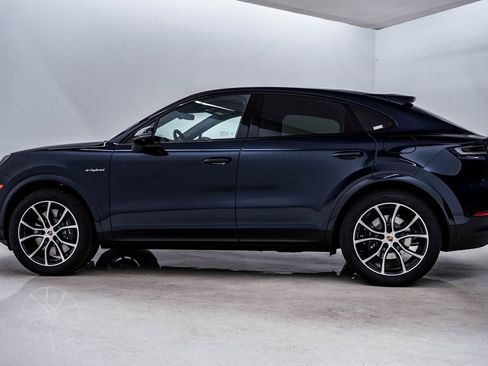 New 2026 Porsche Cayenne E-Hybrid Coupe image 2