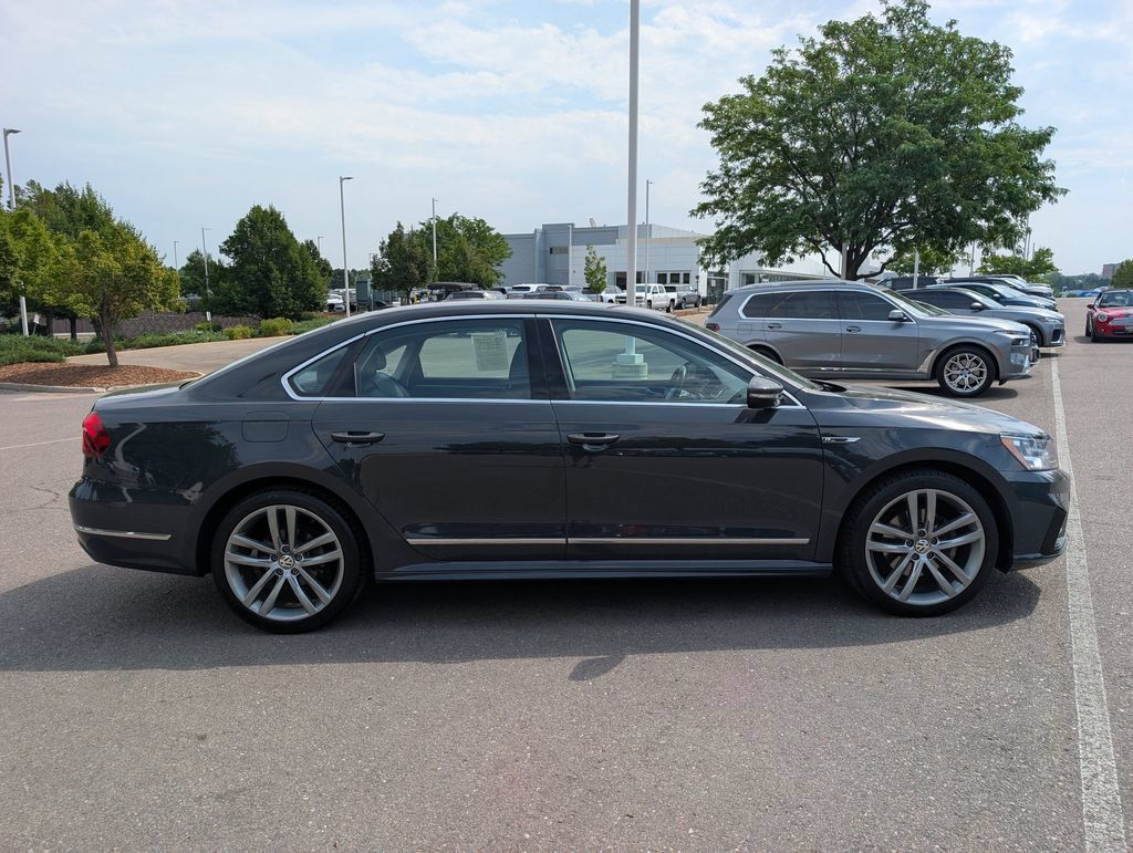 Used 2017 Volkswagen Passat 1.8T R-Line FWD image 7