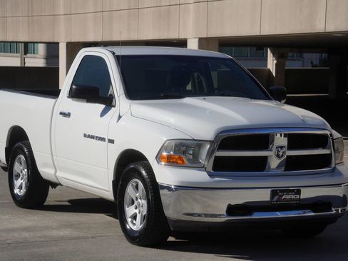 Used 2012 RAM 1500 Classic SLT w/ Luxury Group image 22