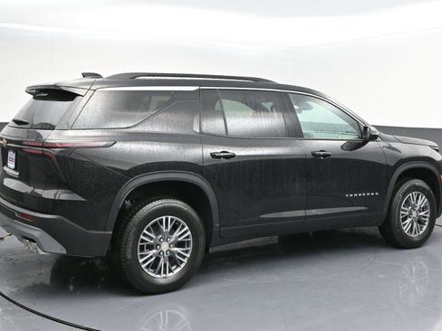 New 2026 Chevrolet Traverse LT w/ Driver Confidence Package AWD/4WD image 7
