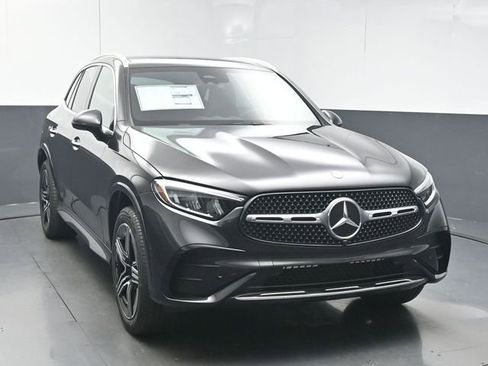 Used 2026 Mercedes-Benz GLC 300 image 2