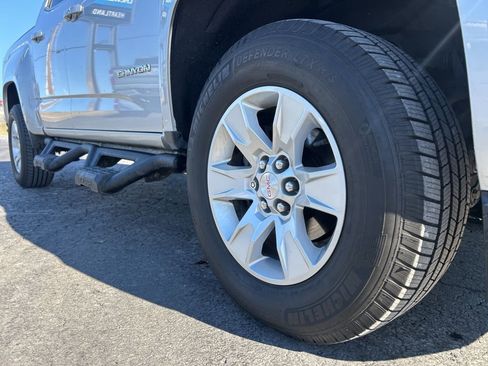 Used 2016 GMC Canyon SLE w/ SLE Convenience Package image 8